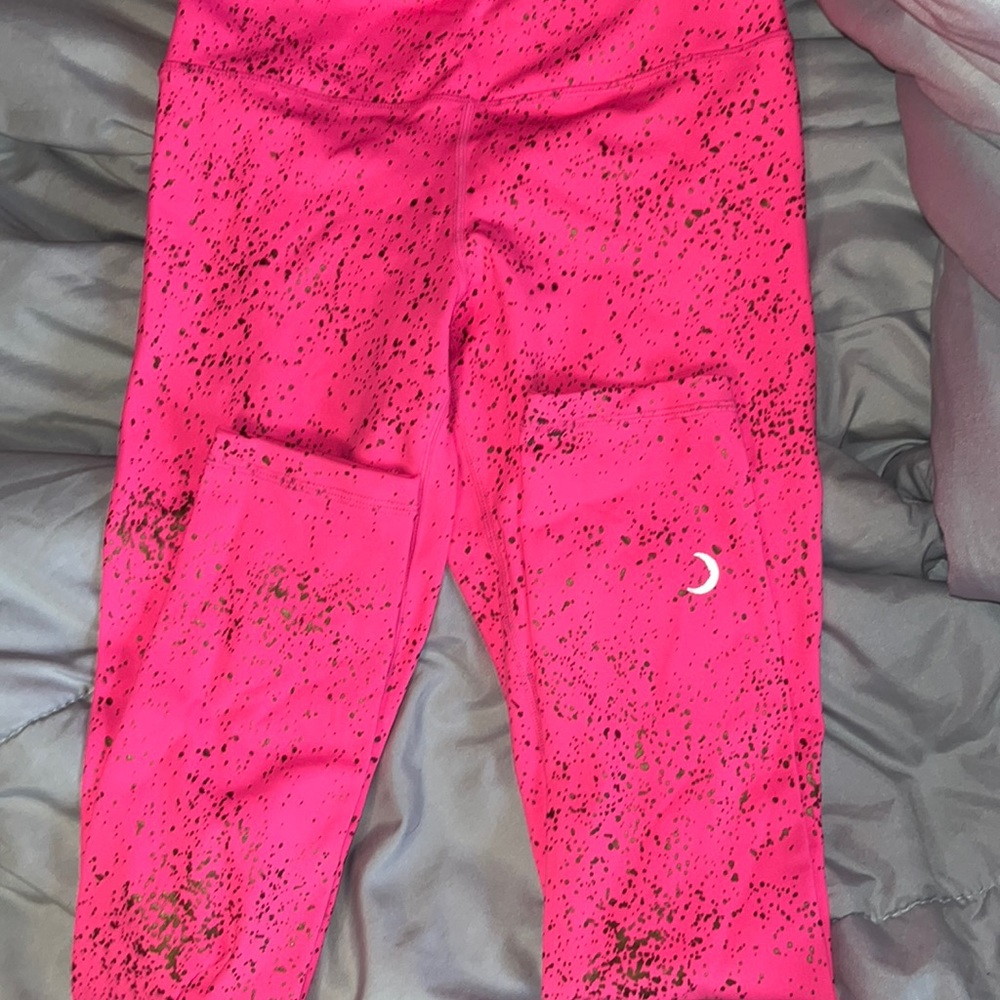 Zyia leggings.I don’t wear them anymore they’re nice and snug they have Ben used